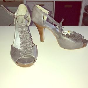 Grey ruffled heels